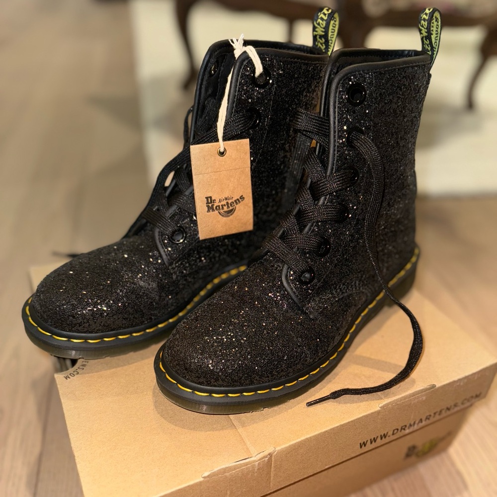 NEW IN BOX Dr “Doc” Martens Black Glitter Boots Size 9